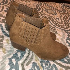 American Eagle Ankle Boots/Booties 6.5W